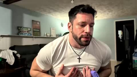 pizza_biceps online show from May 9, 7:09 am