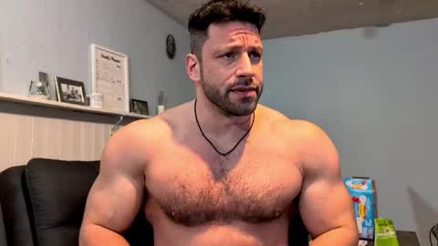 pizza_biceps online show from May 19, 4:30 am