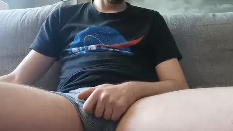 Snapshot of pladplad chatting on December 9, 9:06 am PLADPLAS online show from December 9, 9:06 am