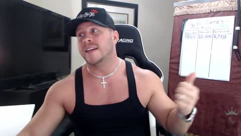 Snapshot of player2pawns chatting on December 19, 3:29 am Player online show from December 19, 3:29 am