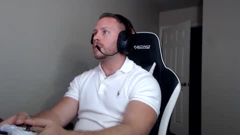 Snapshot of player2pawns chatting on October 16, 5:15 am Player online show from October 16, 5:15 am