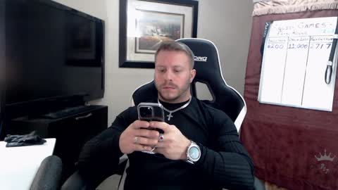 Snapshot of player2pawns chatting on December 5, 5:07 pm Player online show from December 5, 5:07 pm