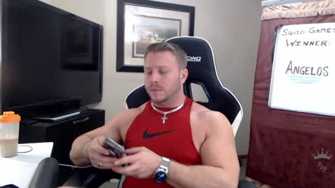 Snapshot of player2pawns chatting on February 3, 1:30 am Player online show from February 3, 1:30 am