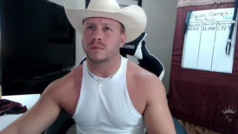 Snapshot of player2pawns chatting on December 17, 2:01 am Player online show from December 17, 2:01 am