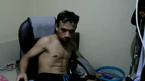 playful_l online show from June 14, 8:22 pm