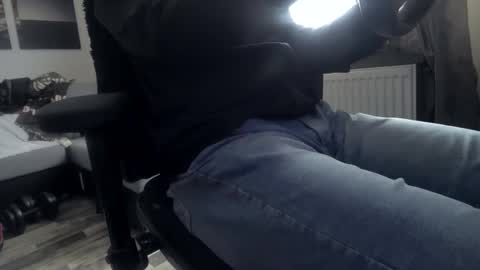 Hello ask me  . Im glad  to see you here in my room. Welcome PVT is open online show from October 12, 10:20 am