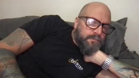 Snapshot of pleasesitonmycock chatting on December 20, 5:18 pm PleaseSitOnMyCock online show from December 20, 5:18 pm