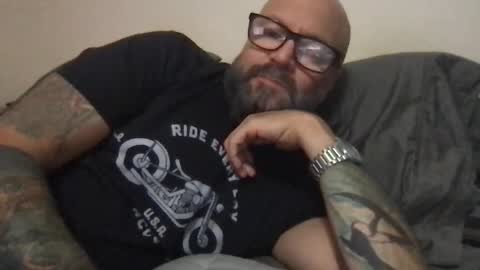 Snapshot of pleasesitonmycock chatting on December 7, 7:27 am PleaseSitOnMyCock online show from December 7, 7:27 am