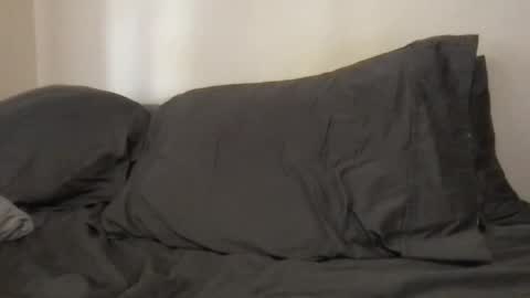 Snapshot of pleasesitonmycock chatting on January 1, 6:27 pm PleaseSitOnMyCock online show from January 1, 6:27 pm