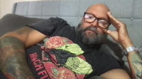 Snapshot of pleasesitonmycock chatting on September 17, 5:36 pm PleaseSitOnMyCock online show from September 17, 5:36 pm