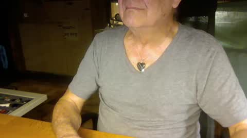 Snapshot of pomme1949 chatting on February 27, 4:21 pm pomme1949 online show from February 27, 4:21 pm