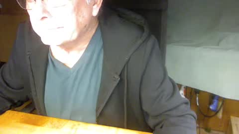 Snapshot of pomme1949 chatting on February 5, 9:25 am pomme1949 online show from February 5, 9:25 am