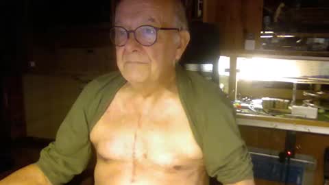 Snapshot of pomme1949 chatting on October 27, 1:57 pm pomme1949 online show from October 27, 1:57 pm