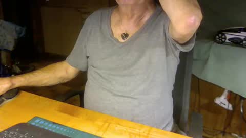 Snapshot of pomme1949 chatting on February 2, 2:34 pm pomme1949 online show from February 2, 2:34 pm