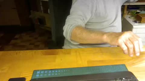 Snapshot of pomme1949 chatting on December 3, 1:10 pm pomme1949 online show from December 3, 1:10 pm