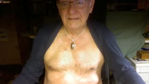 Snapshot of pomme1949 chatting on January 3, 12:19 pm pomme1949 online show from January 3, 12:19 pm