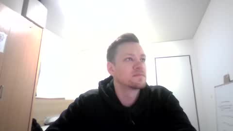 Snapshot of pommesmiteiscreme chatting on February 8, 3:19 am pommesmiteiscreme online show from February 8, 3:19 am