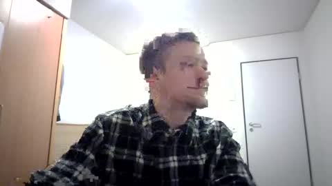 Snapshot of pommesmiteiscreme chatting on January 6, 7:13 pm pommesmiteiscreme online show from January 6, 7:13 pm