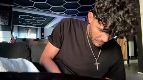 portugues_malvadao2 online show from April 3, 7:38 am