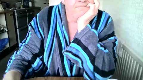 poshman65 online show from January 8, 8:49 am