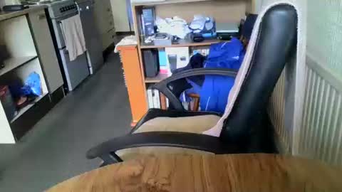 poshman65 online show from February 25, 9:10 am