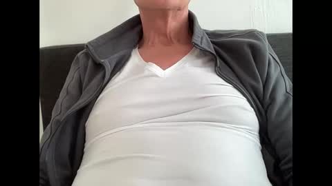 Snapshot of povaridad chatting on November 1, 10:52 am Smooth Daddy online show from November 1, 10:52 am