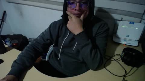 powerfulzeus2 online show from September 24, 3:06 am