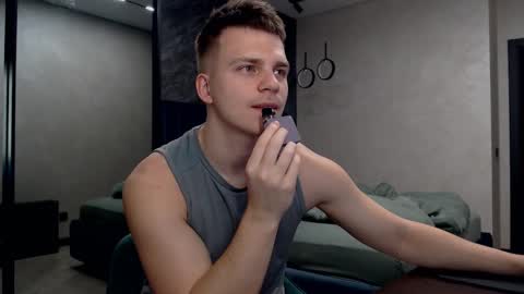 Justin online show from March 2, 12:20 am