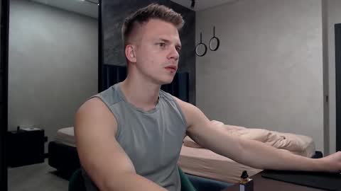 Justin online show from October 2, 4:05 am