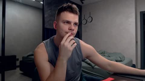 Justin online show from February 8, 7:49 pm