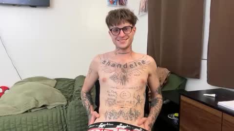 pretty boy online show from April 2, 2:31 am