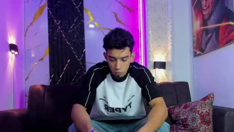 prince_arthur77 online show from July 12, 4:31 pm