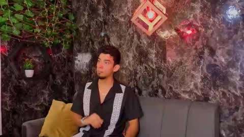 prince_arthur77 online show from February 19, 2:24 pm