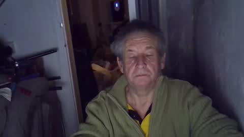 projectorepson online show from December 1, 8:56 pm