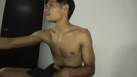 pussydestroyer23_ online show from February 27, 7:31 am