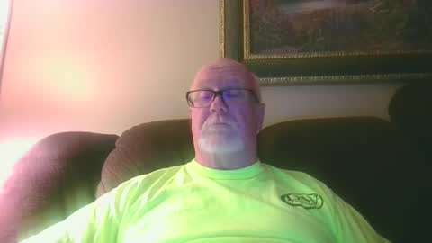 Snapshot of pussylover1365 chatting on January 12, 3:39 am pussylover1365 online show from January 12, 3:39 am