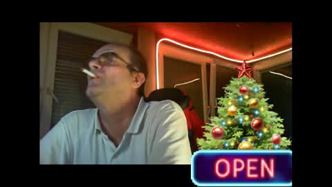 Snapshot of r_2d2_ chatting on December 21, 10:19 pm dj mike online show from December 21, 10:19 pm