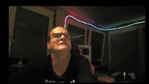 Snapshot of r_2d2_ chatting on October 17, 9:19 pm dj mike online show from October 17, 9:19 pm