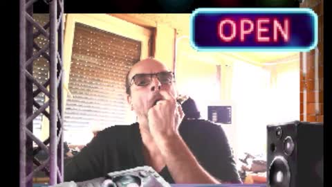 Snapshot of r_2d2_ chatting on October 24, 8:38 am dj mike online show from October 24, 8:38 am