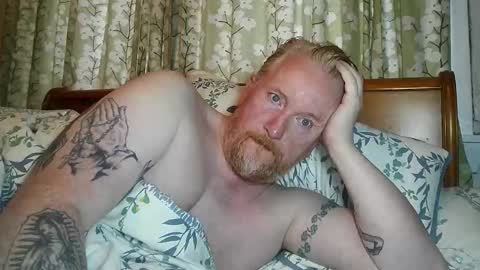 Snapshot of r_o_h_a_n chatting on October 14, 9:05 am r_o_h_a_n online show from October 14, 9:05 am