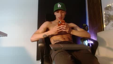 IG online show from December 22, 3:55 am