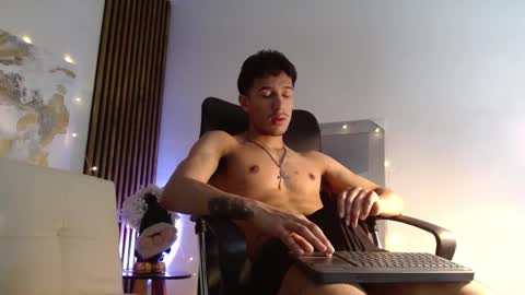 IG online show from December 24, 4:22 am