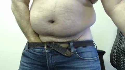 Snapshot of ragin_hardon001 chatting on December 9, 9:01 pm Ray online show from December 9, 9:01 pm