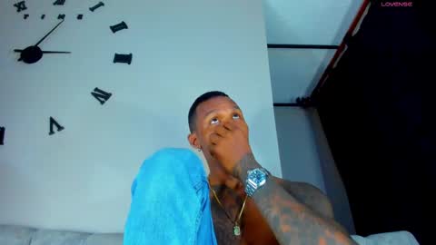 Andres H online show from February 26, 8:59 am