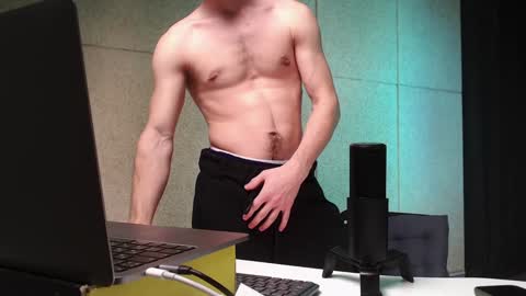 Rainbow James  online show from December 6, 8:29 pm