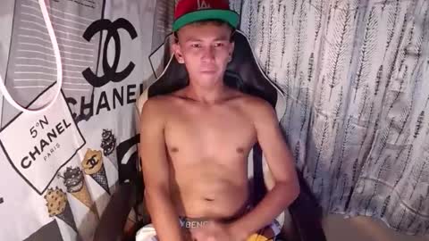 ralfhuge24 online show from December 19, 5:04 am