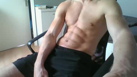 ramonjoosse2001 online show from April 9, 12:11 pm