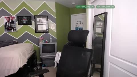 Snapshot of randomink3 chatting on October 6, 10:25 pm randomink3 online show from October 6, 10:25 pm