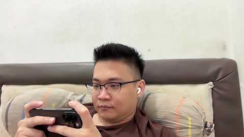 randomnaut online show from February 7, 8:10 pm