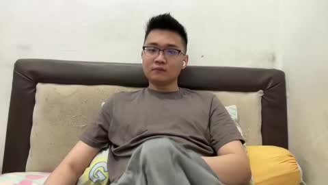 randomnaut online show from December 4, 2:15 pm